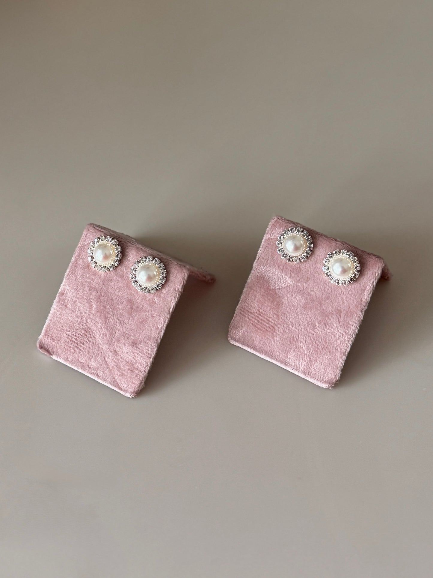 18K Cameron Pearl Studs
