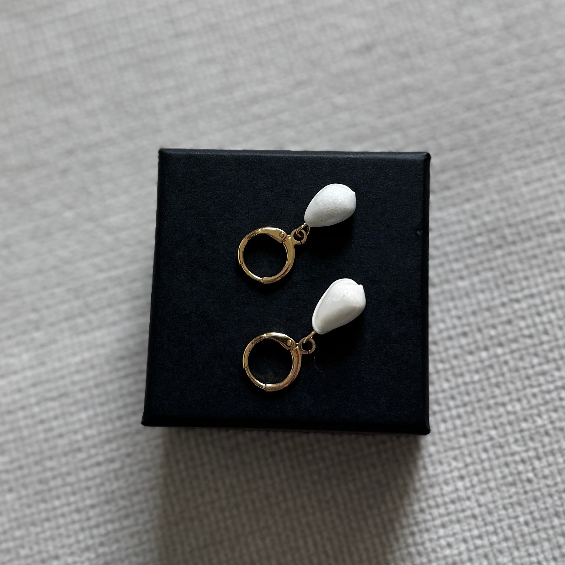 Claire Shell Earrings - Ostella