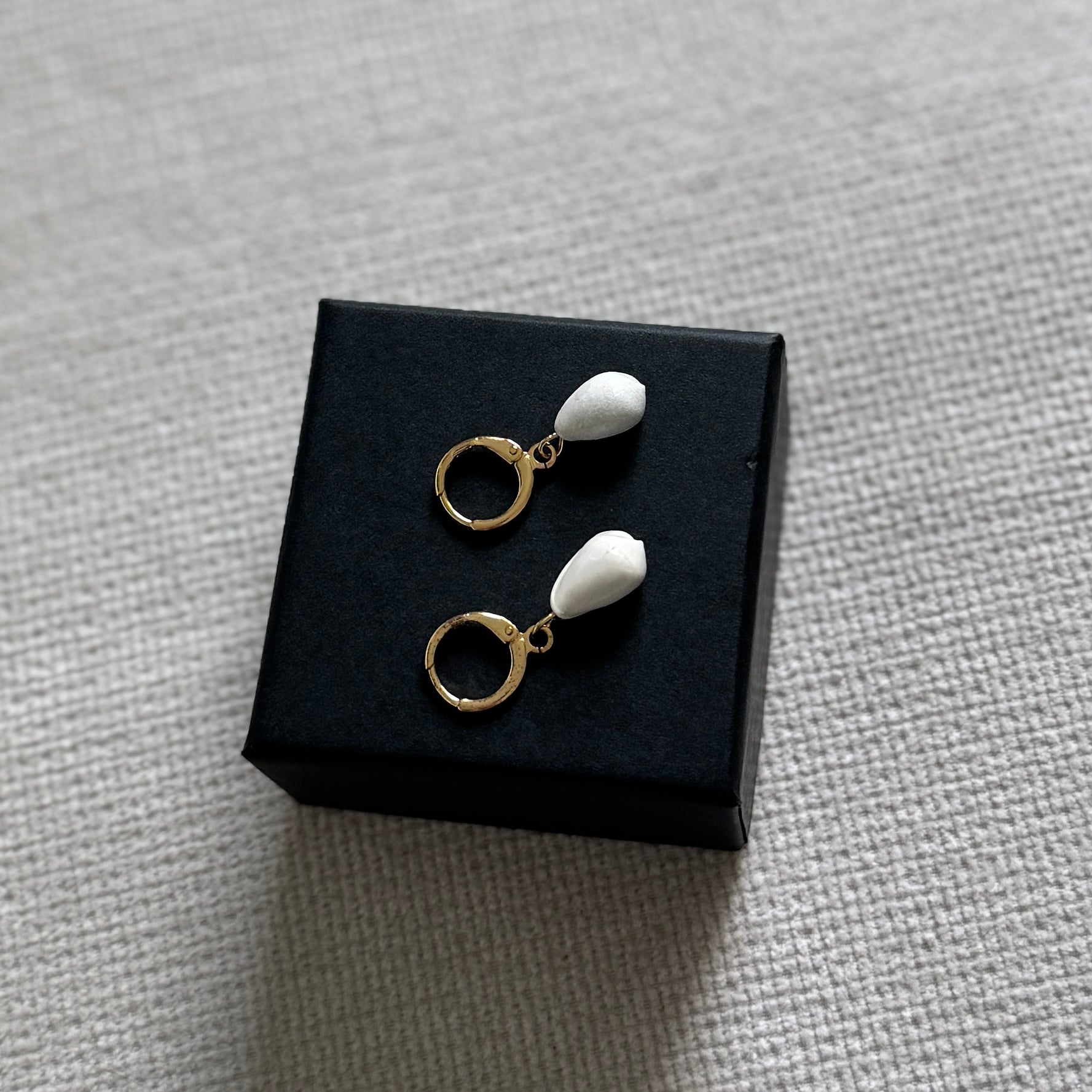 Claire Shell Earrings - Ostella