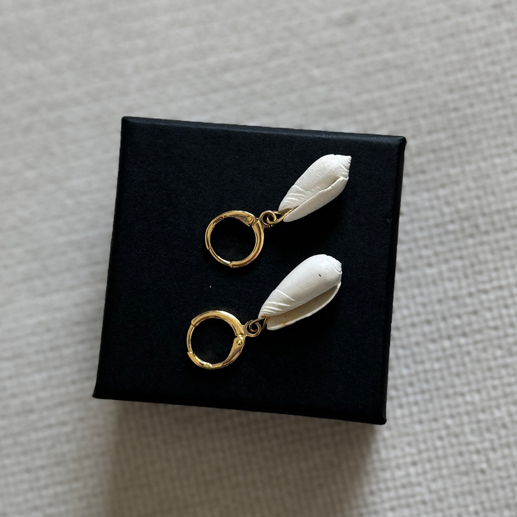 Olive Hoop Earrings - Ostella