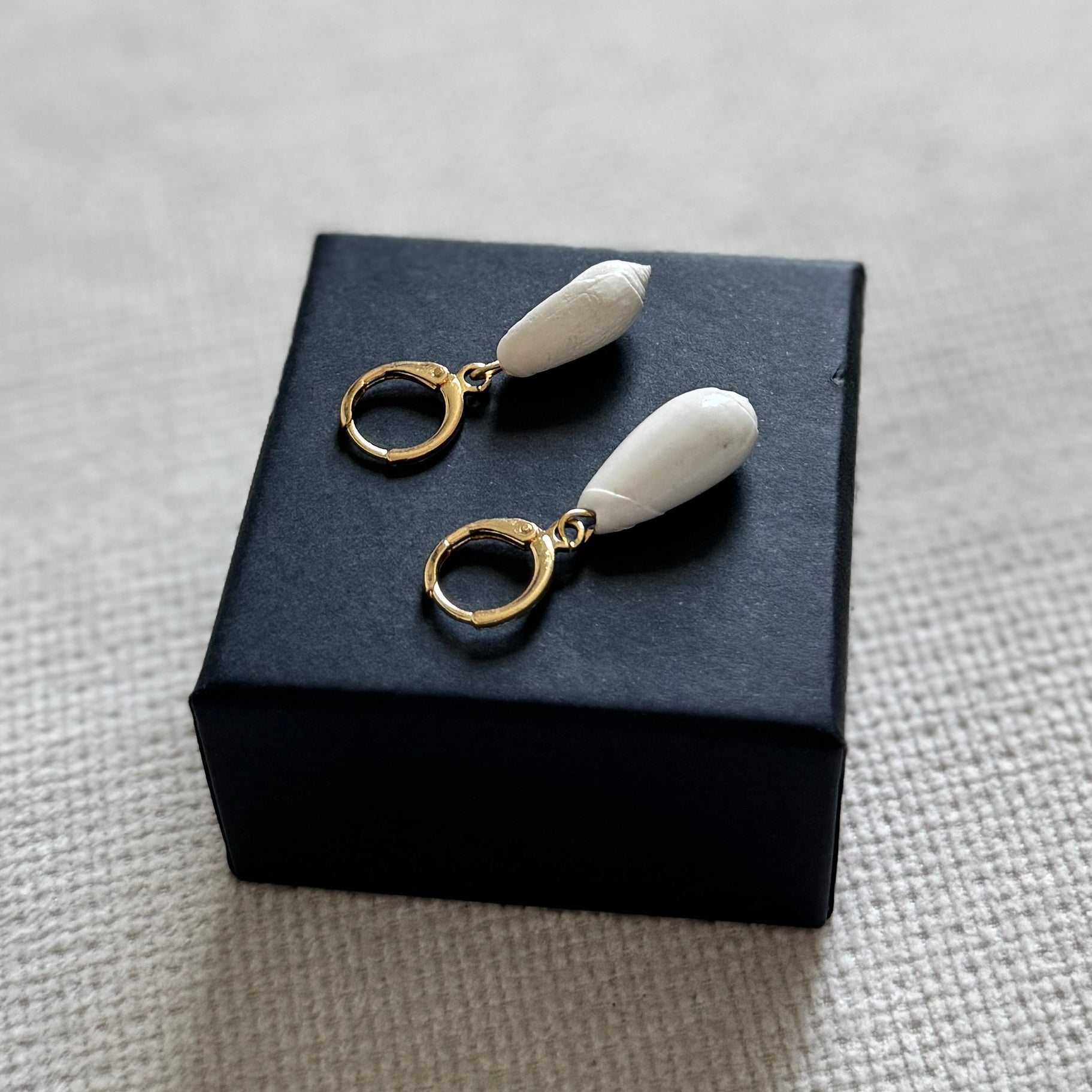 Olive Hoop Earrings - Ostella