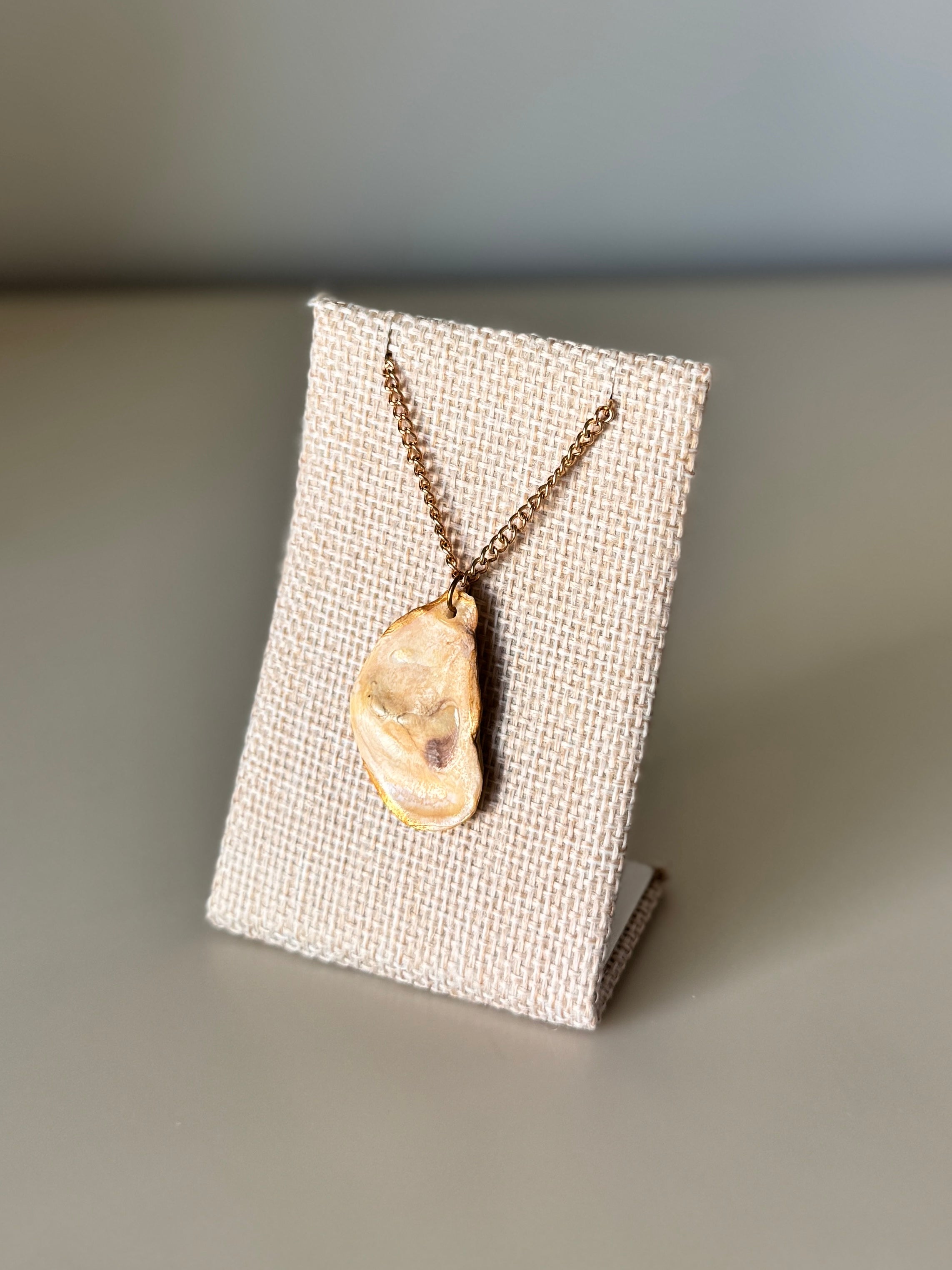 Lou Oyster Shell Necklace