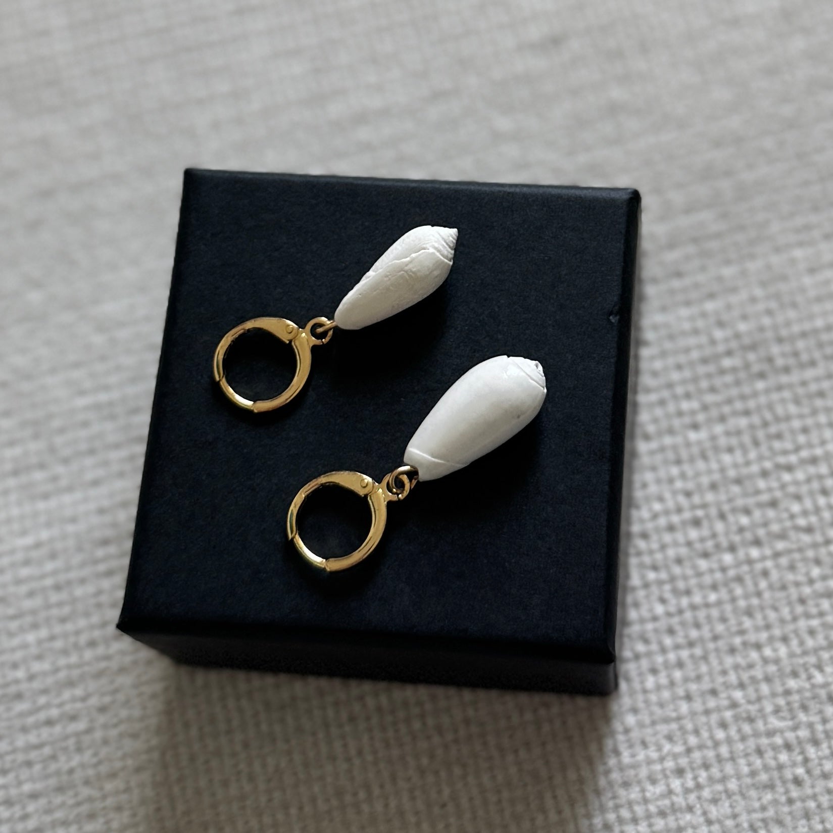 Olive Hoop Earrings - Ostella