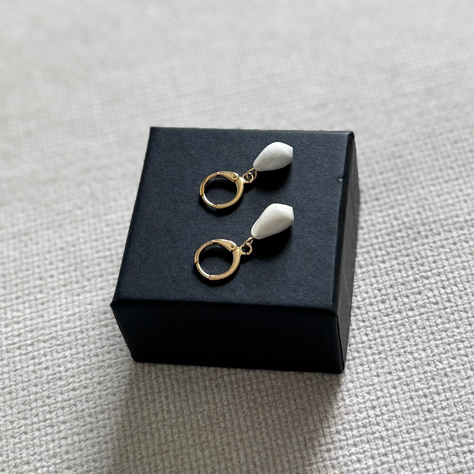 Claire Shell Earrings - Ostella