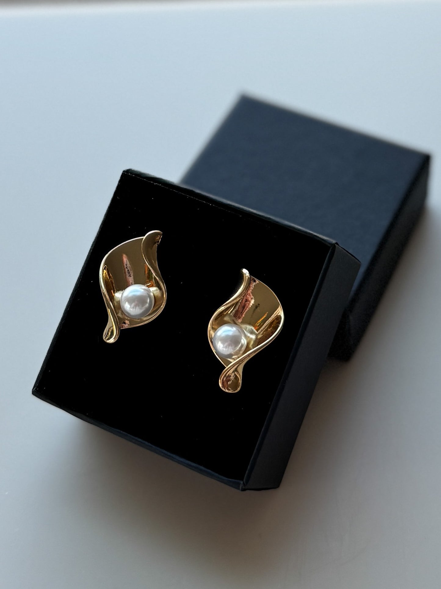 18K Gold Pearl Twist Hoop Earrings