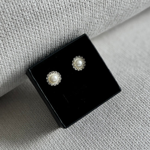 Cameron Pearl Studs
