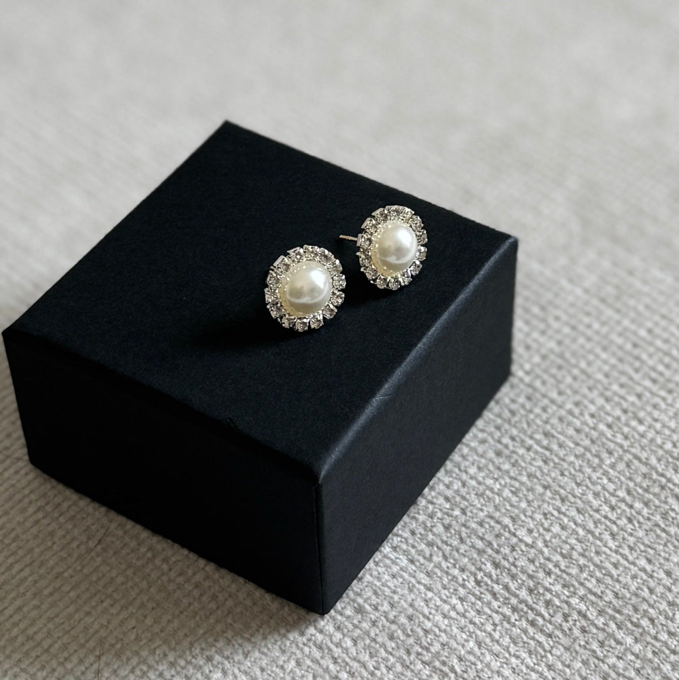 Cameron Pearl Studs