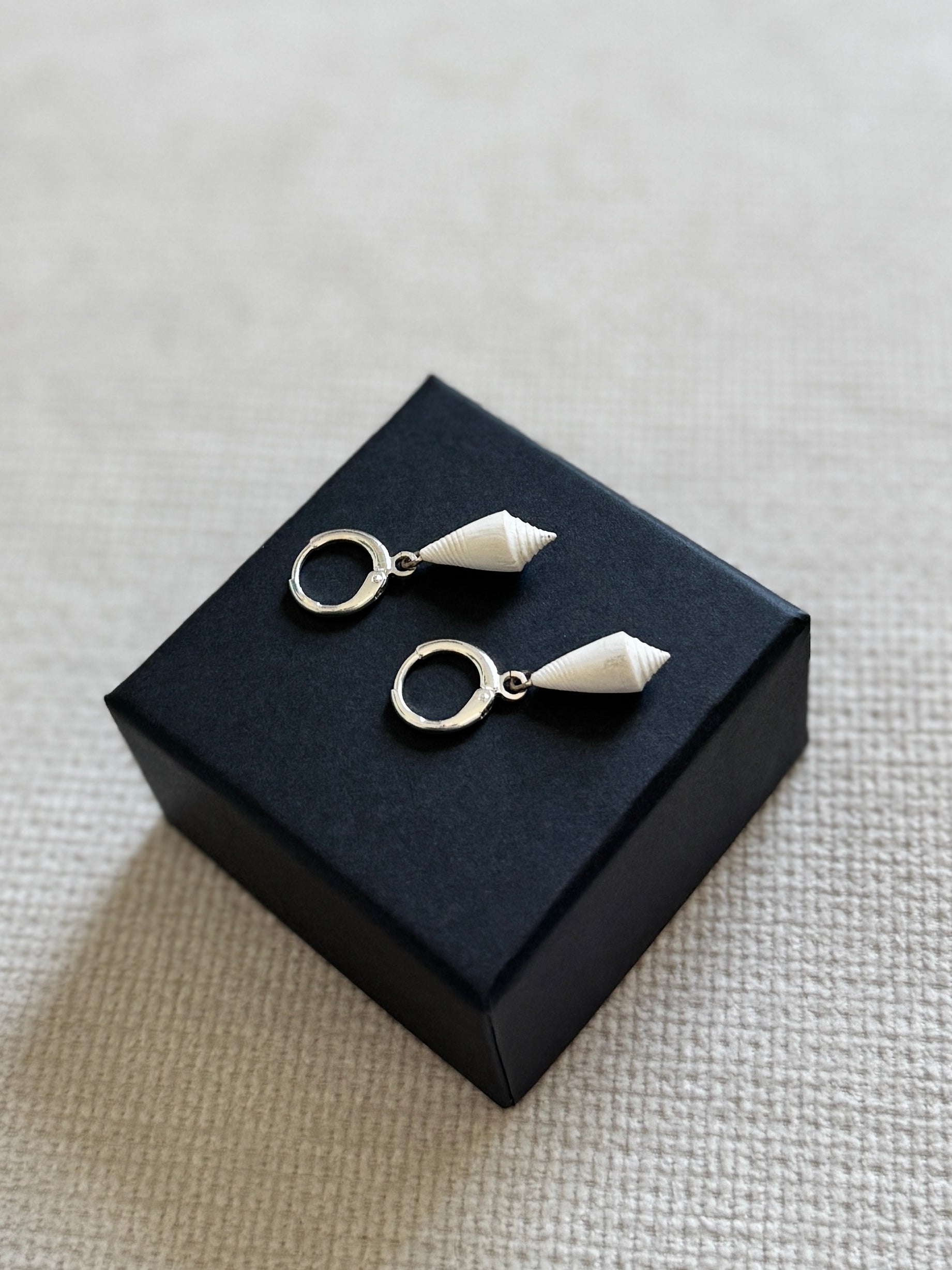 Phoebe Shell Earrings - Ostella