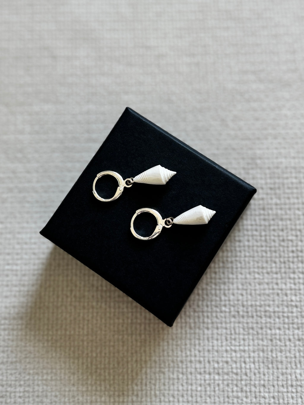 Phoebe Shell Earrings - Ostella