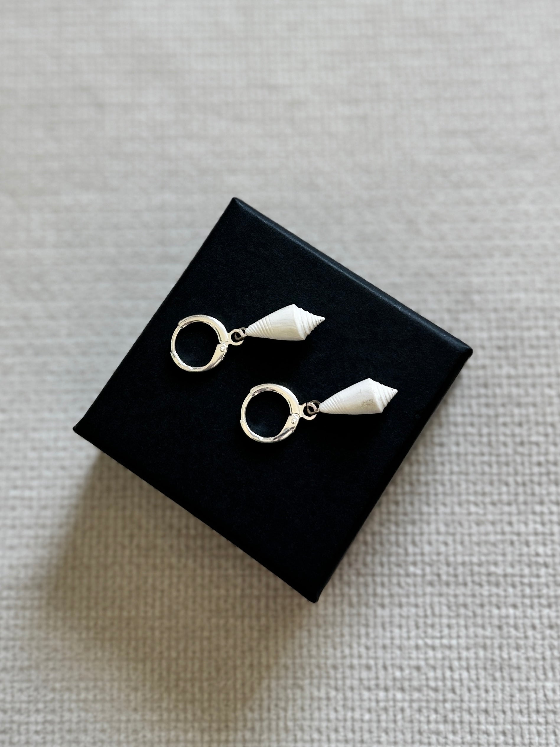 Phoebe Shell Earrings - Ostella
