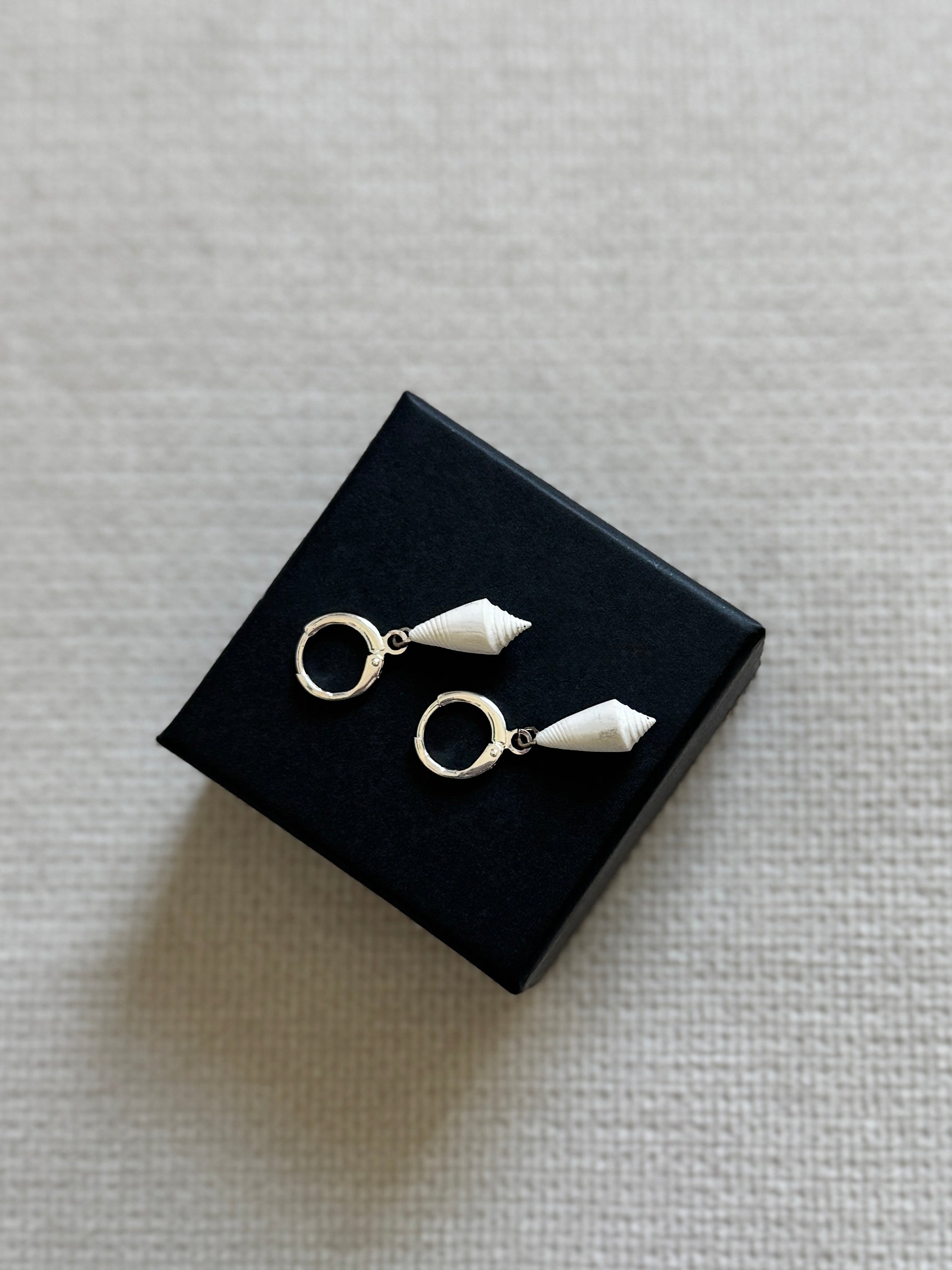 Phoebe Shell Earrings - Ostella