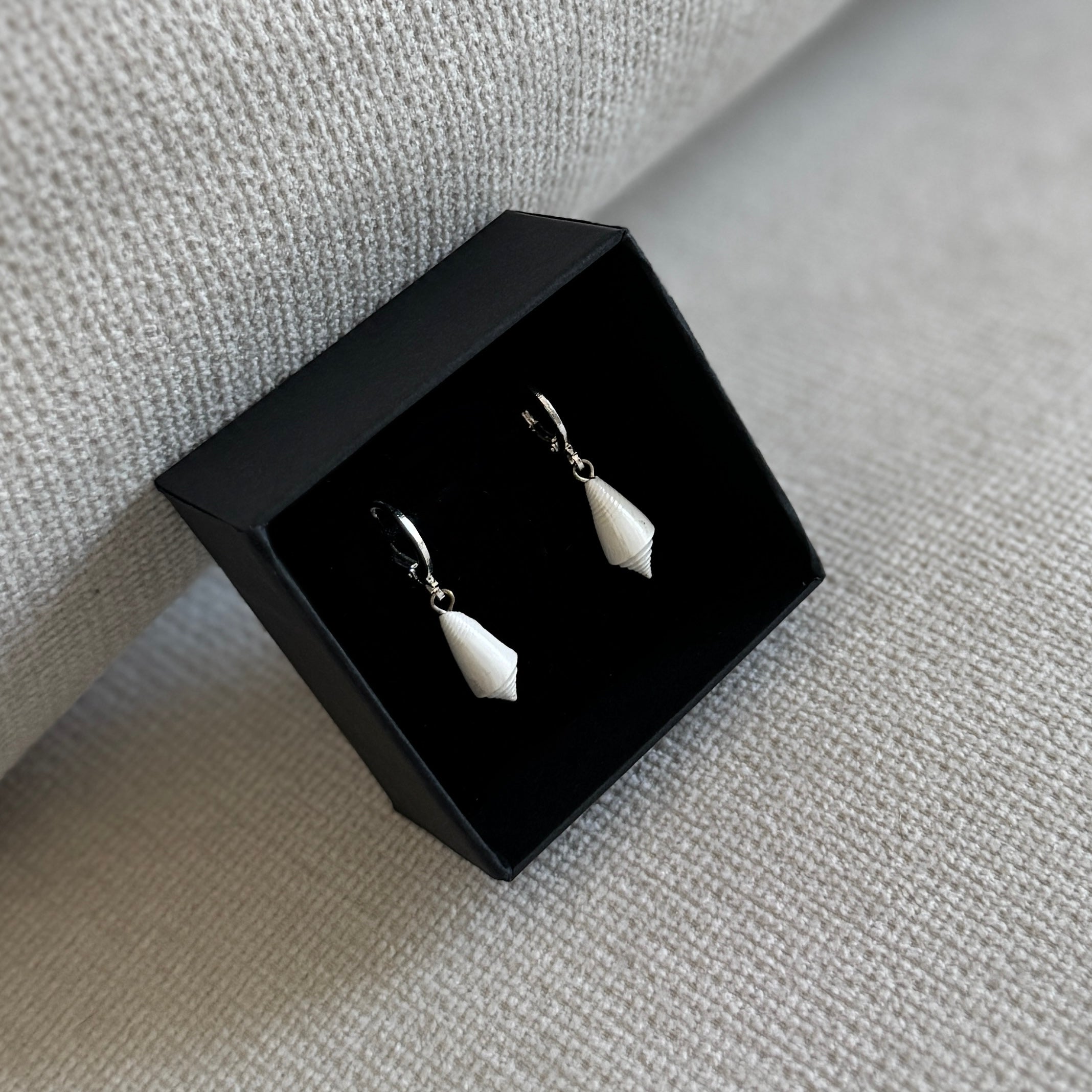 Phoebe Shell Earrings - Ostella