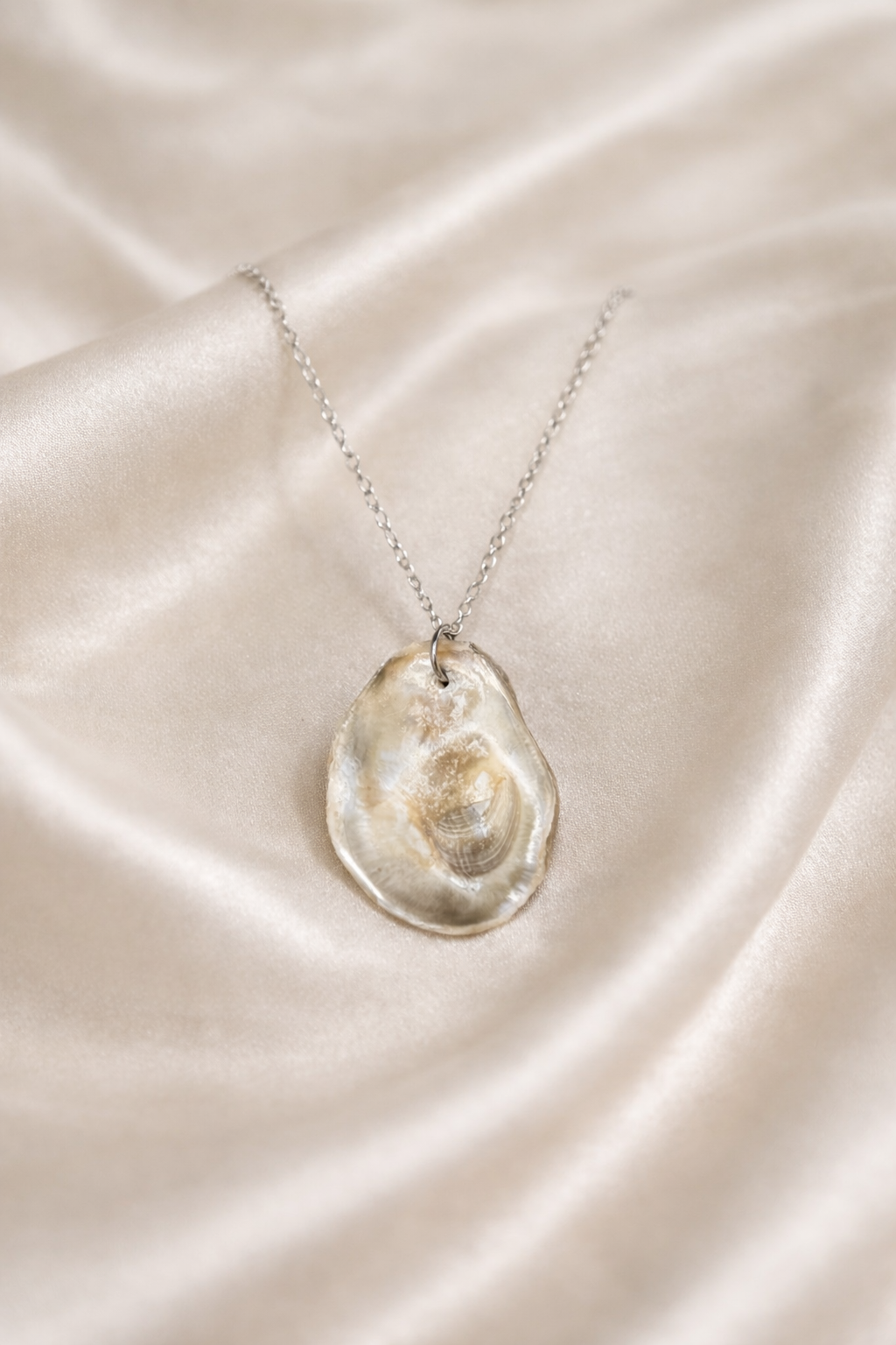 Ofelia Oyster Shell Necklace