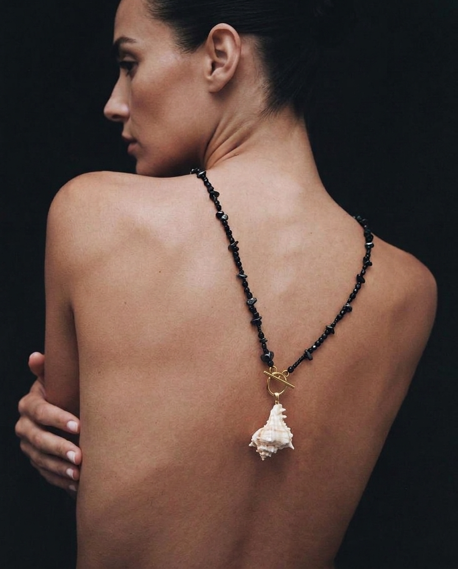 Spade Spiked Conch Necklace Multi