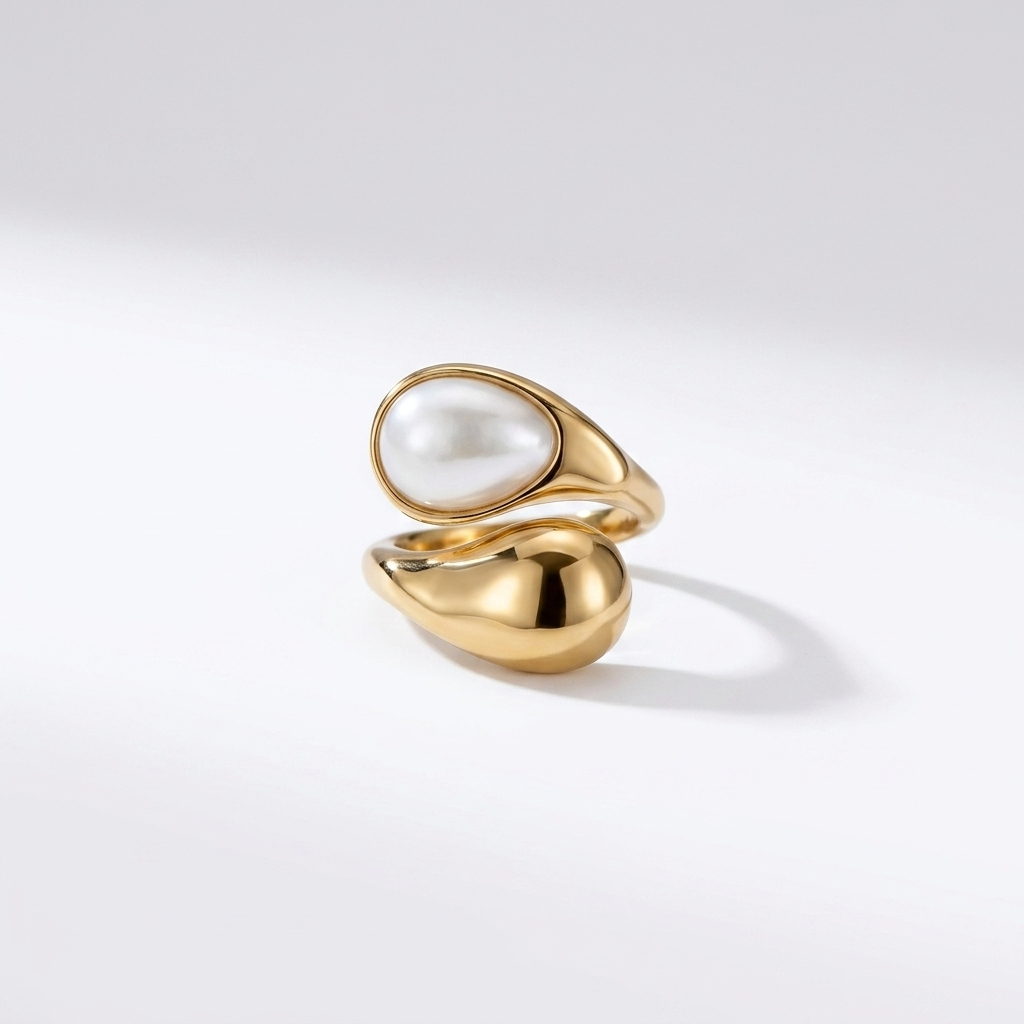 Pearl Ring Adjustable ~ Maria