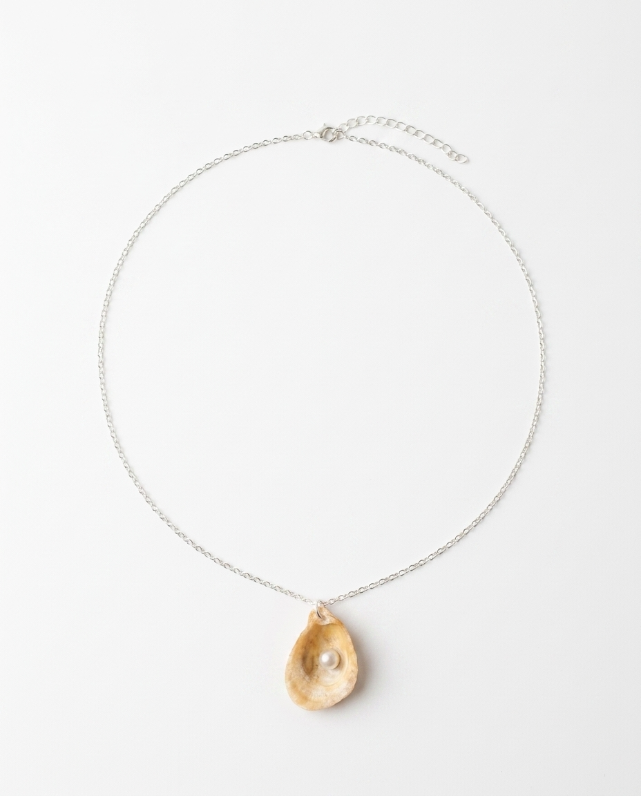 Taryn Pendant Necklace
